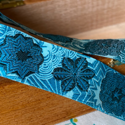 新商品！『USA製　　刺しゅうリボン　細かな花のような模様　水色』～22㎜×1m単位でカット～　 1枚目の画像