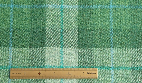 お洒落な冬支度に『Harris Tweed 　ハリス・ツイード　アップルグリーン』～ラベル1枚付き 48㎝単位でカット～ 5枚目の画像