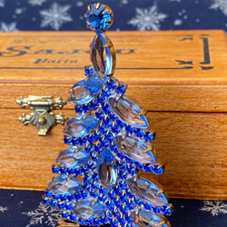 チェコより届いた一点もの！大切な方へギフトにも『チェコヴィンテージガラスのミニクリスマスツリー』～ブルー～ 2枚目の画像