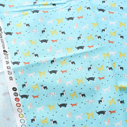 新入荷！USA製♪『FIGO Fabrics　ドッグラン　ブルー地　小さな犬柄』～50㎝単位でカット～ 4枚目の画像