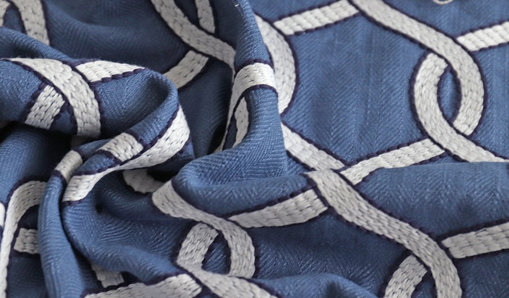 人気！これからの季節にぴったり！イギリスより『CLARKE & CLARKE　ブルー』～50㎝単位でカット～