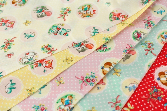 新入荷♪『 QUILT GATE Kawaii Friends　コットン布地　Ｅーレッド』～50㎝単位でカット〜 1枚目の画像