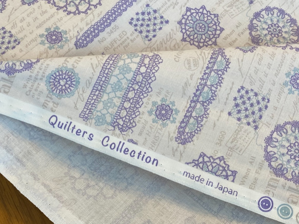 新入荷♪『 Quilters collection 巾110cm　Bークリーム×ムラサキ』～50㎝単位でカット〜 3枚目の画像