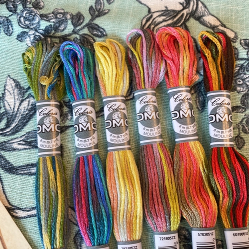 再入荷！フランスより『DMC社の刺繍糸 Cololis コロリ 25番糸