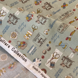 新色入荷！『Quilters collection 　ソーイング柄　Eーキミドリ』～50㎝単位でカット〜 1枚目の画像