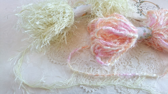 ちょこっとずつをセットに♪フリンジの様なレモン色の変わり毛糸と、イタリア製色合いの可愛いふわふわ毛糸2つセット 5枚目の画像