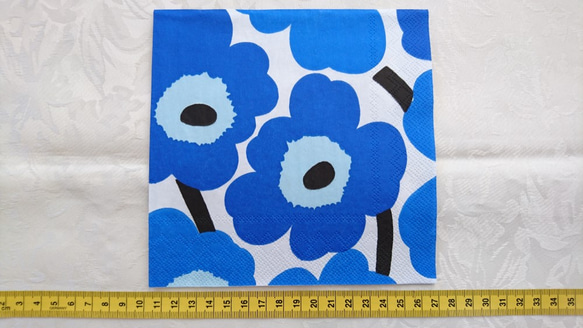 『人気のmarimekko(マリメッコ) ウニッコ　ブルー　ペーパーナプキン』～同柄5枚セット～ 1枚目の画像