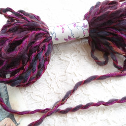 在庫1点！ちょこっと毛糸♪イタリア製　色合い綺麗なムラサキ系のふわふわ毛糸 2枚目の画像