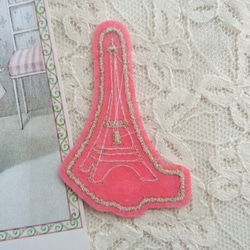 『刺しゅうワッペン♪ラメ糸がアクセント　綺麗なエッフェル塔　Eiffel Tower！』 3枚目の画像