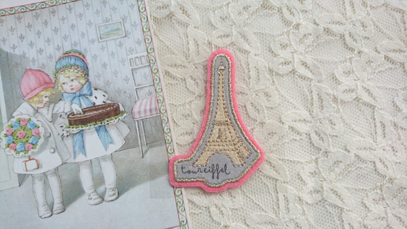 『刺しゅうワッペン♪ラメ糸がアクセント　綺麗なエッフェル塔　Eiffel Tower！』 4枚目の画像