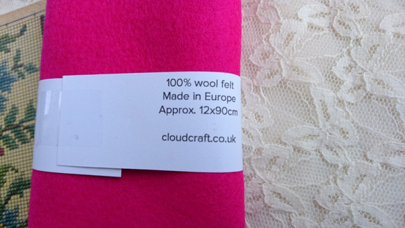 イギリスより♪『 厚みのしっかりとした　綺麗な色のピュアウール100％フェルト』～濃いピンク～ 2枚目の画像