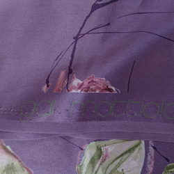 在庫限り！イタリア製♪『カットクロス　シルクサテン生地　ムラサキのシックな雰囲気　バラ柄』約140㎝巾×180㎝ 3枚目の画像