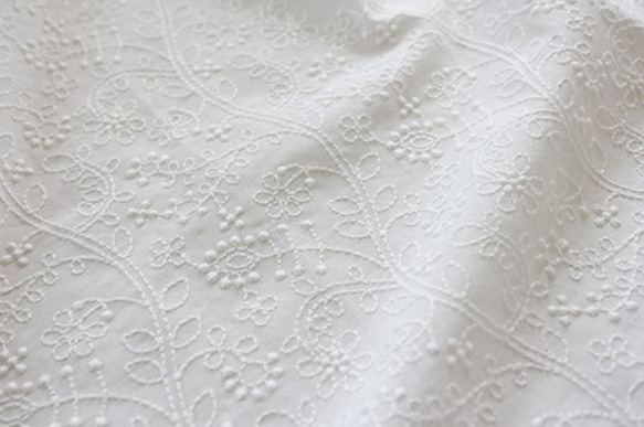 新商品♪『lace - floral wave デザインファブリック 布地』～50㎝単位でカット～ 1枚目の画像