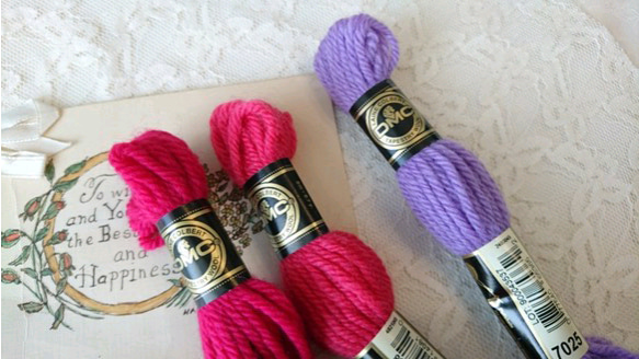 フランス製♪『ＤМＣ　刺しゅう糸  4番 タペストリーウール 3色セット』～ピンク、ムラサキ系～ 2枚目の画像