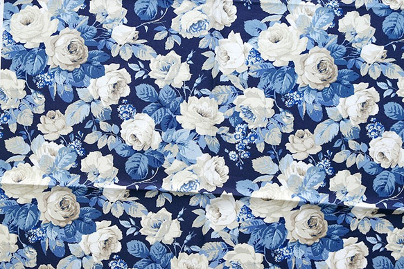 新商品！『FreeSpirit Fabrics　フリースピリット ブルー地　チェルシーのバラ』～50㎝単位でカット～ 1枚目の画像