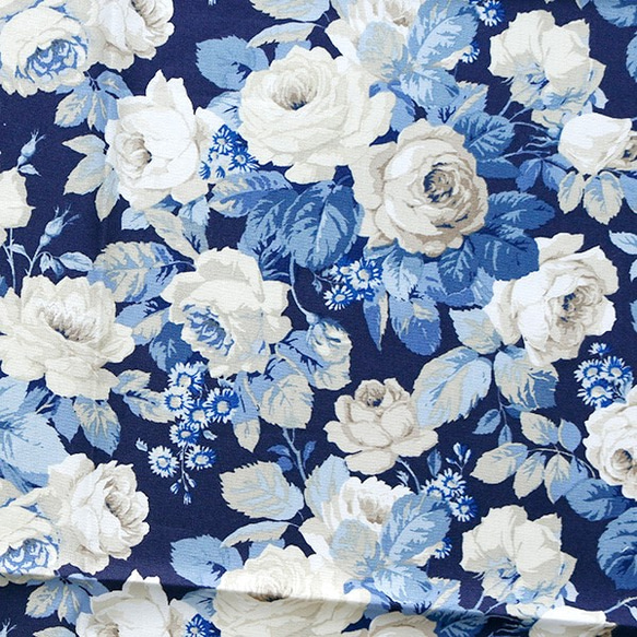 新商品！『FreeSpirit Fabrics　フリースピリット ブルー地　チェルシーのバラ』～50㎝単位でカット～ 3枚目の画像