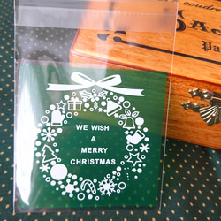 クリスマス♪『小さめで可愛い　リース柄バック　グリーン　テープ留め付き！』～70㎜×70㎜　30枚 1枚目の画像