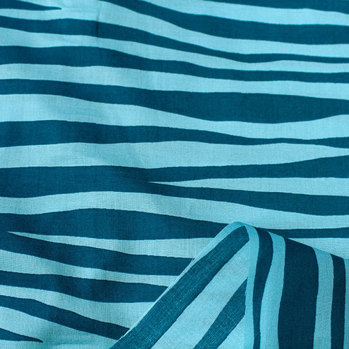 新入荷！『ゼブラ柄 グリーン プリント生地』～50㎝単位でカット