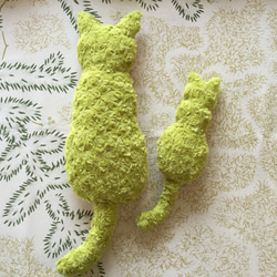 【猫型クッション】フルーツ/黄緑猫 4枚目の画像