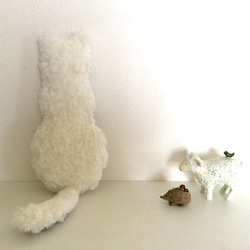 【猫のおもちゃ】くるくるボーダー・白 2枚目の画像