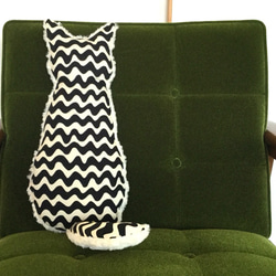 ダルメシアン柄の猫クッション・ホワイト/白猫 クッション・クッション