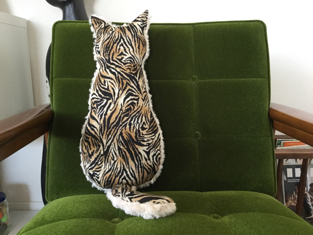タグ付き フランシュリッペ よちよち猫クッション タグ付き フランシュリッペ よちよち猫クッション
