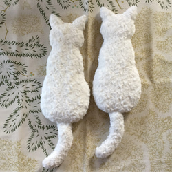 ストライプ 猫クッション・グレー/白猫 2枚目の画像