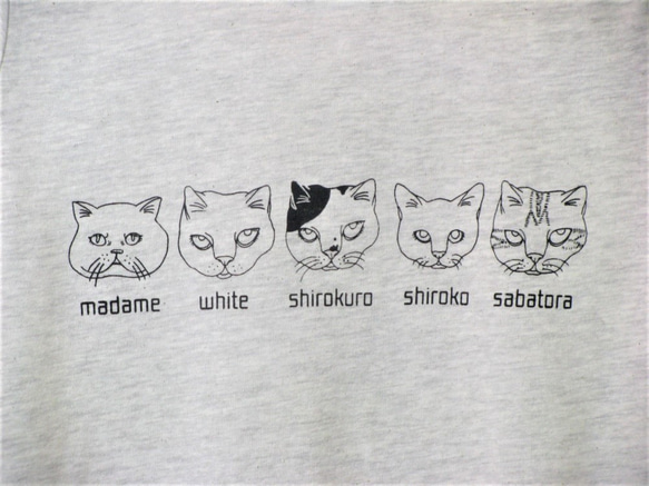 セール【M】猫ファイブ  Tシャツ　レディース 1枚目の画像
