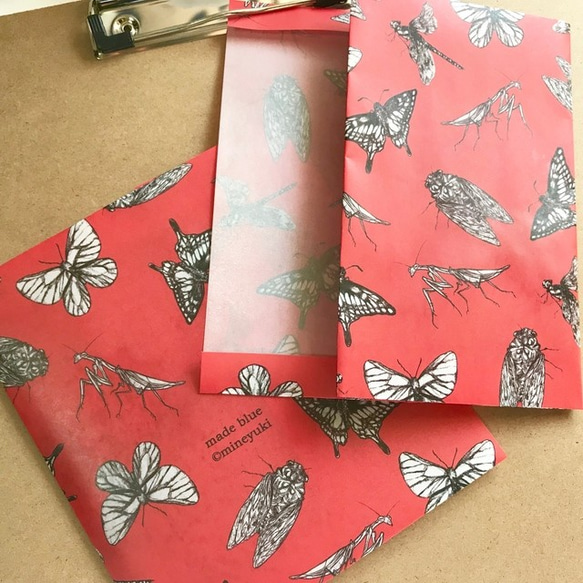 Red chic insects -Waxpaper Bookcover- 1枚目の画像