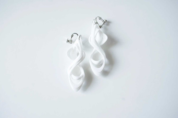 Eight Earrings Red  エイトピアス　レッド 2枚目の画像