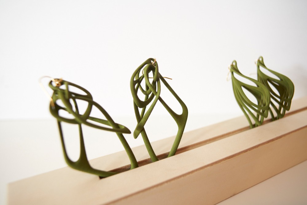 Tane Big Earrings  タネスビッグピアス　カーキ