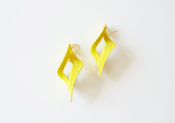 Open Square Earrings orange 第1張的照片