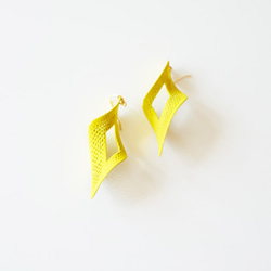 Open Square Earrings orange 第2張的照片