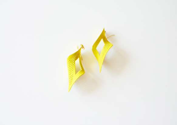 Open Square Earrings orange 第2張的照片