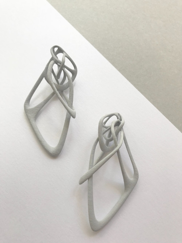 Tane Big Earrings Gray タネスビッグピアス グレー ピアス