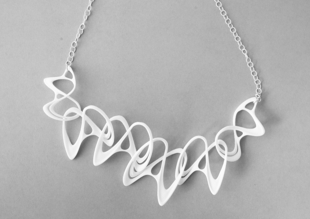 Dancing Necklace White ダンシングネックレス ホワイト