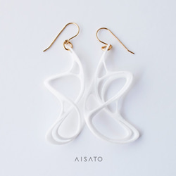 Dancing Earring White 第2張的照片