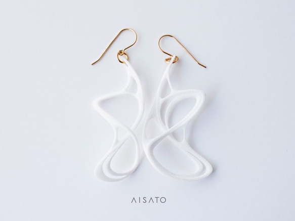 Dancing Earring White 第2張的照片