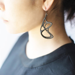 Dancing Earring Black 第4張的照片