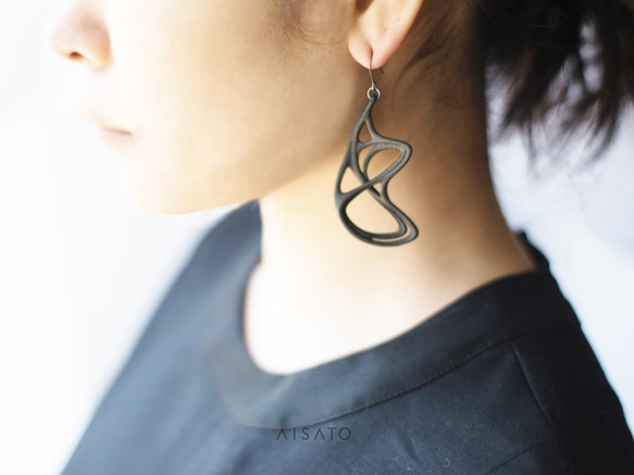 Dancing Earring Black ダンシングピアス ブラック 4枚目の画像