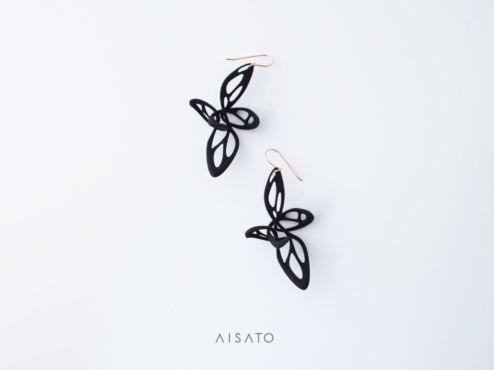 Dancing Butterfly Earring Black ダンシングバタフライ　ピアス　ブラック