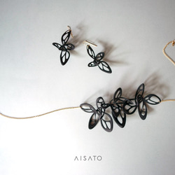 Dancing Butterfly Necklace Black 第3張的照片