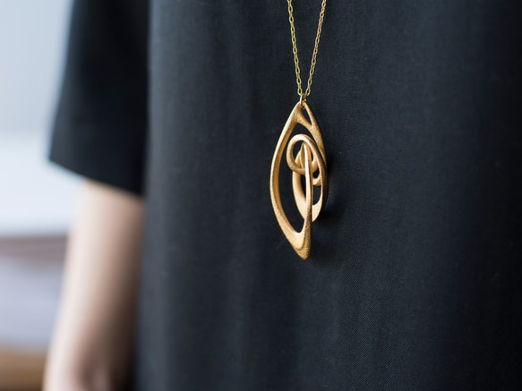 LoopLoopLoop Necklace Gold 第4張的照片