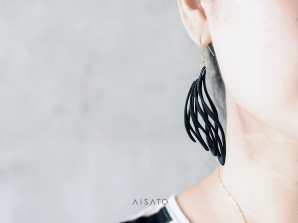 Malina Earrings Black 第3張的照片