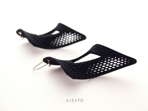 Open Square Earrings Black 第1張的照片