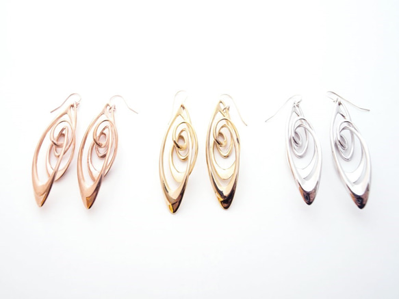 Loop Loop Loop Earring Yellowgold ループループループピアス イエローゴールド 1枚目の画像