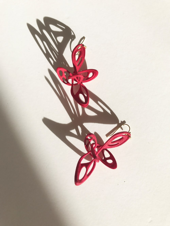 Dancing Butterfly Earring Red 第3張的照片