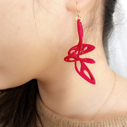 Dancing Butterfly Earring Red 第5張的照片