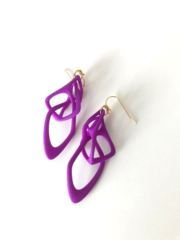 Tane Small Earrings Purple タネスモールピアス　パープル 1枚目の画像