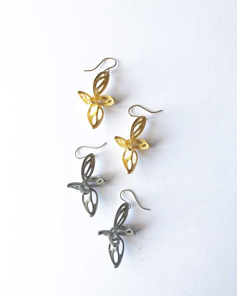 DancingButterfly Earrings mini Gold ダンシングバタフライピアス　ミニ　ゴールド